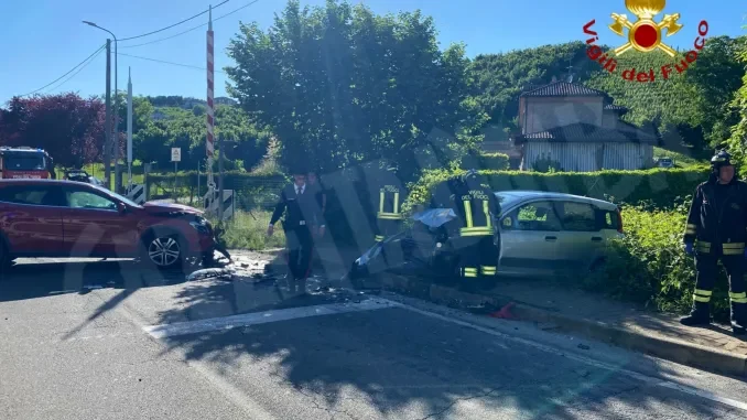 Due donne ferite nello scontro tra autovetture avvenuto a Castagnole Lanze