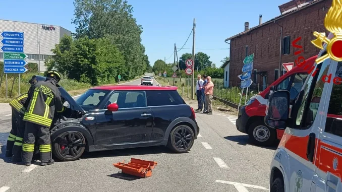 Incidente tra due veicoli nell'astigiano tra Castello d'Annone e Cerro Tanaro