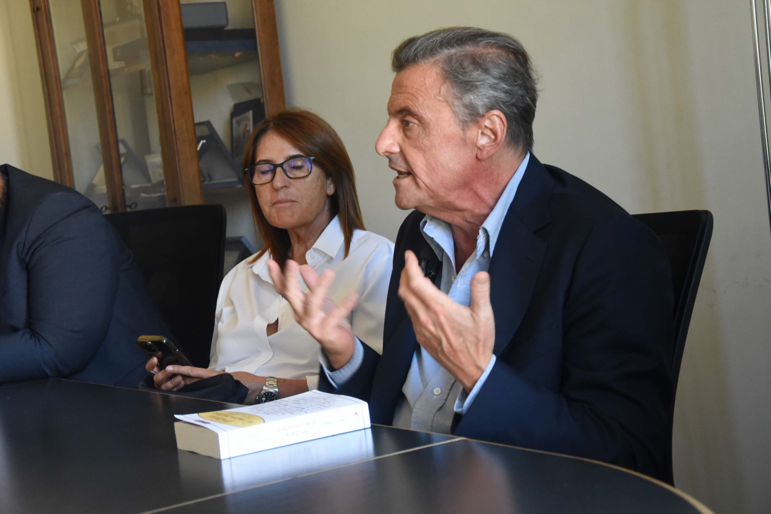 L'INTERVISTA Carlo Calenda: &laquo;Puntiamo a una proposta centrista. Vannacci? &Egrave; l'ultimo dei populisti, un qualunquista paravento&raquo;