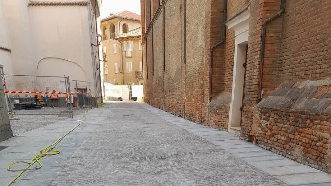 Alba: riapre via Accademia dopo i lavori di riqualificazione 1