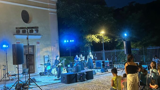 Borgomale / Il maestro e artista Max Marello si &egrave; esibito full band [VIDEO]