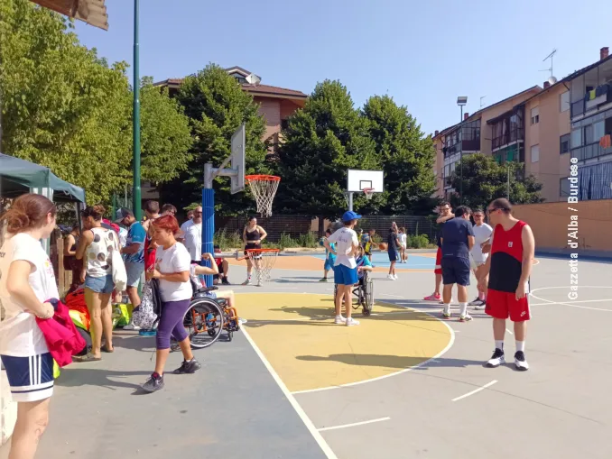 Inaugurato a Bra in via Piumati il campo per basket e baskin intitolato a Giacomo Ascheri