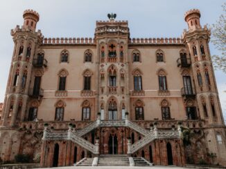 Nas-c&euml;ttaland: Novello celebra il suo bianco identitario