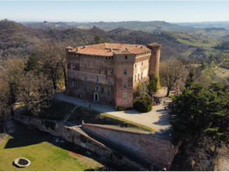 Da 650 la famiglia Roero &egrave; legata al castello di Monticello