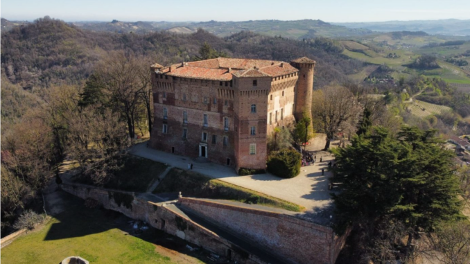 Da 650 la famiglia Roero &egrave; legata al castello di Monticello
