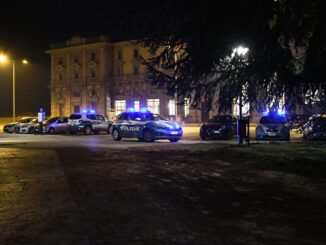 Controlli straordinari a Cuneo: la Polizia identifica 295 persone e controlla 59 veicoli