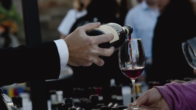 Vino: il Piemonte sfida la crisi e cresce nell&rsquo;export