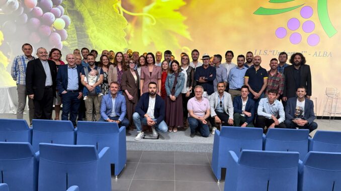 Scuola enologica di Alba: ritrovo per i vent&rsquo;anni dal diploma 1