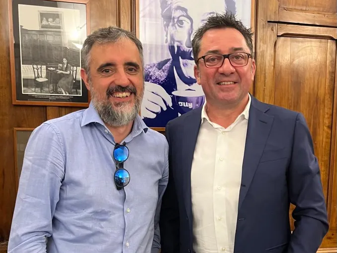 Al caffè Converso di Bra il dialogo tra Francesco Testa e i lettori per la rassegna Evasioni letterarie 1