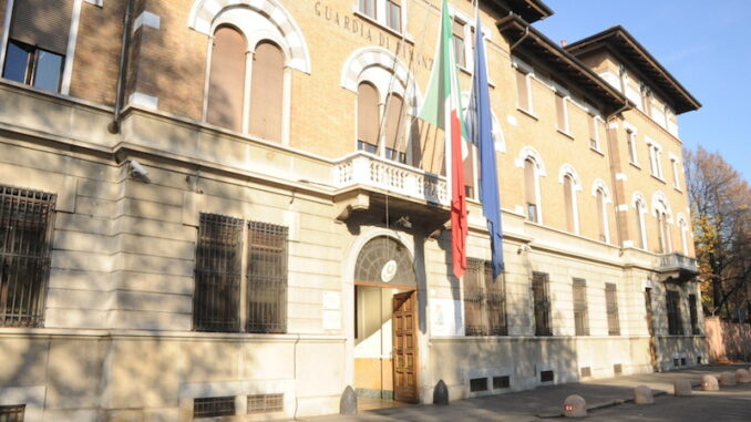 Torino, confiscati beni per oltre 1,1 milioni a un imprenditore immobiliare: accuse di autoriciclaggio e truffa allo Stato