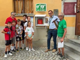 Nuovo defibrillatore a Scaparoni: un dono che pu&ograve; salvare vite
