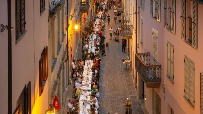 Bra / La festa per i 40 anni di fondazione di Slow food 1