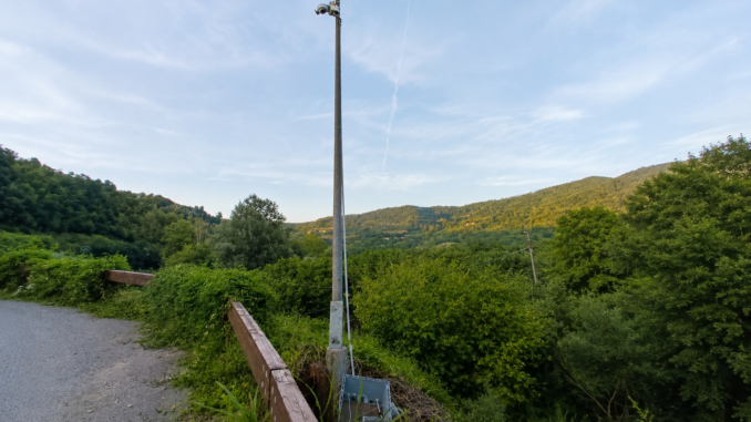 Ponte azzurro di Bergolo, manomesse le telecamere: il Comune denuncia
