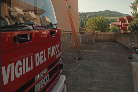 Santo Stefano Belbo, due persone rimaste chiuse in casa: intervengono i Vigili del fuoco