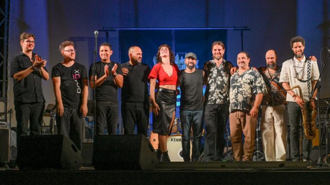 Alba Jazz, i Patax trasformano il festival in una grande festa tra jazz, flamenco e pop d'autore
