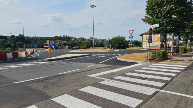 Gallo d’Alba: completata la nuova rotonda, viabilità riaperta