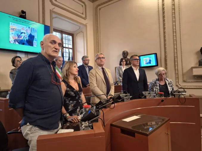 L'abbraccio di Bra a Carlo Petrini: una vita che ha cambiato il mondo 4