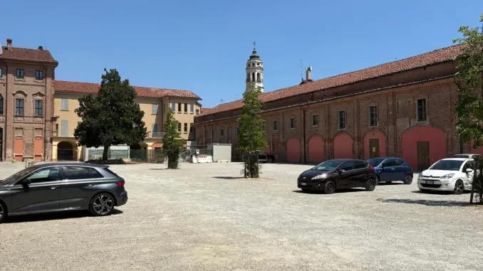 Bra / Il futuro del parcheggio della scuola Montalcini sar&agrave; deciso dalla collettivit&agrave; 1