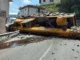 Autogru si ribalta a Roccavignale, traffico bloccato