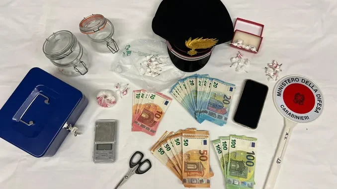 Detenzione e spaccio di cocaina, arrestato un 21enne di Mombercelli