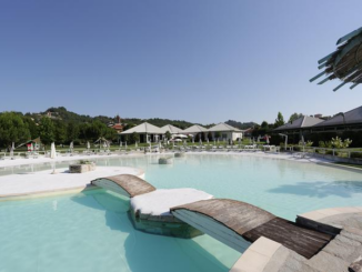 Le piscine stagionali annaspano tra i costi