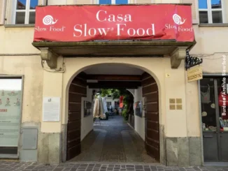 Slow food festeggia 40 anni nella strada di Bra dove iniziò tutto 1