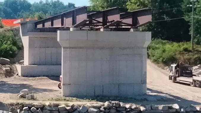 Ponte sul Tanaro a Monchiero, cantiere in corso e apertura entro un anno 2