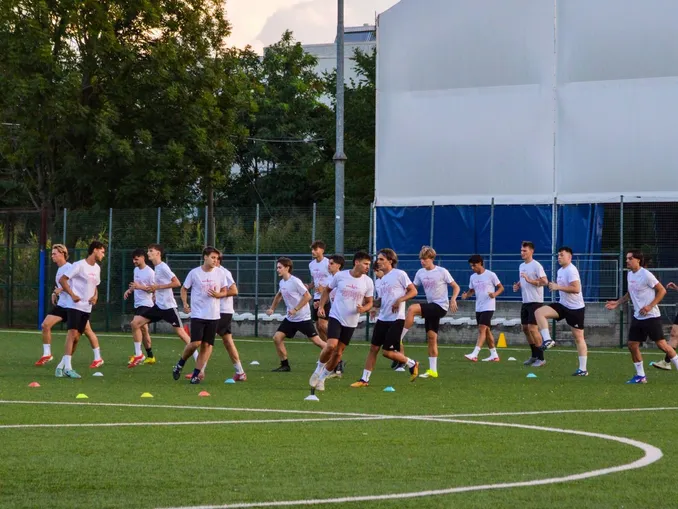 Area calcio al lavoro, due settimane senza sosta prima del debutto in Coppa