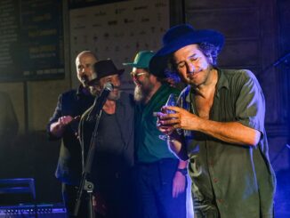 Monfortinjazz chiude con il ballo della memoria di Vinicio Capossela