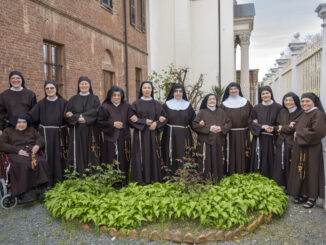 A Bra si celebra Santa Chiara: due giorni tra la suggestione del Transito e la gioia della festa