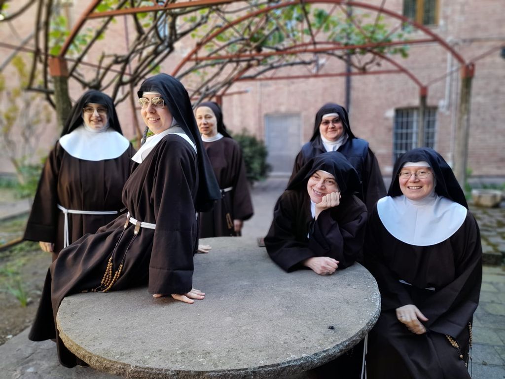 A Bra si celebra Santa Chiara: due giorni tra la suggestione del Transito e la gioia della festa 1