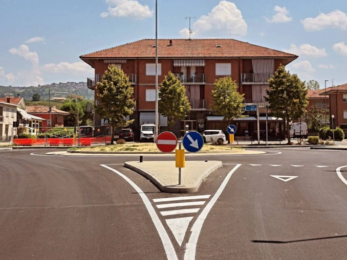 A Grinzane Cavour sono finiti i lavori in via Garibaldi e alla rotonda al Gallo