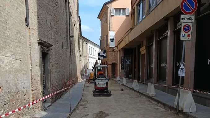 Alba / Dal 24 agosto al via la riqualificazione di via Paruzza e la manutenzione di via Acqui e piazza Miroglio