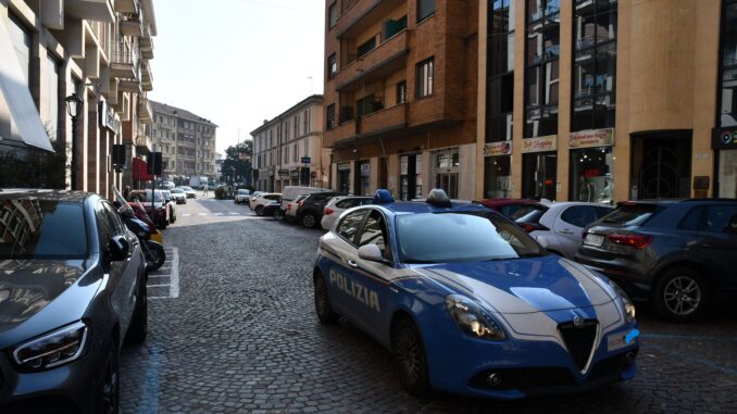 Asti, controlli straordinari della Polizia: identificate oltre 240 persone