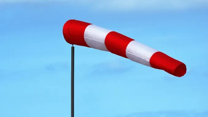 Maltempo / Forte vento nel cuneese, raffiche oltre i 200 chilometri orari