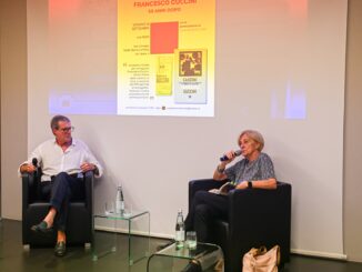 Quel filo che legava Guccini a la libreria La Torre di Alba: un evento per ricordare il grande concerto del 1976