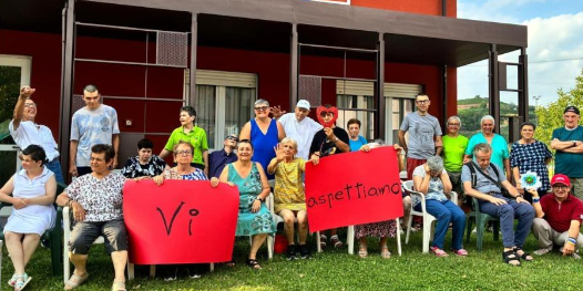 Alba: la Comunità L’Accoglienza festeggia 40 anni a teatro