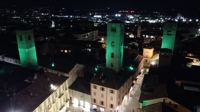 Le torri di Alba si illuminano di verde per la lotta alla SLA