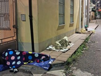 Contratti fasulli, ordinanze non rispettate e le notti in strada: la vendemmia degli invisibili in Langa 1