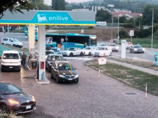 Alba: nei distributori Eni benzina a 1,99 euro al litro