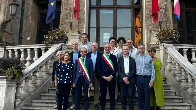 Bra e Gualdo Tadino, 15 anni di amicizia: un legame speciale celebrato nella sala consiliare