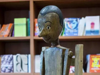 Il burattino originale di Pinocchio alla libreria San Paolo di Alba fino a venerd&igrave;