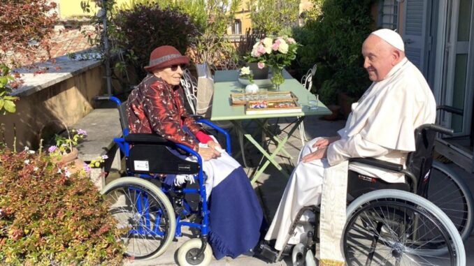 Bra: l’ultimo saluto a Emma Bonino, le ceneri riposeranno nella sua città