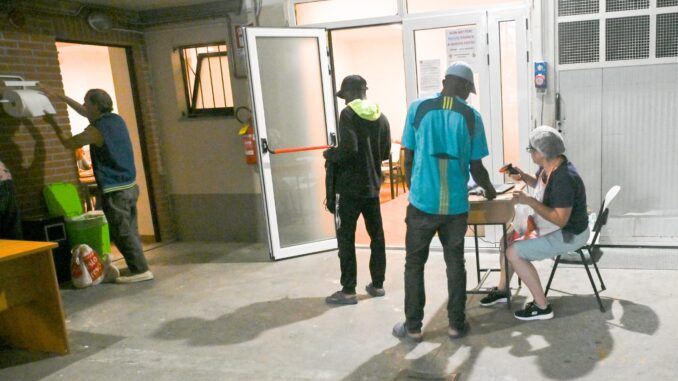 L'appello del vescovo e il report della Caritas diocesana albese: «La vendemmia 2026 è stata da record per le violazioni e le ingiustizie»