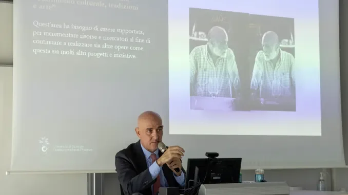 L'Universit&agrave; di Pollenzo presenta il libro a tiratura limitata che raccoglie eredit&agrave; e memoria di Carlo Petrini