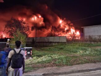 Incendio nell&rsquo;ex centrale del latte Cappello, sul posto Carabinieri e ambulanza