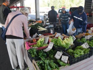 Mercato di piazza Prunotto: venditori e clienti lamentano problematiche mai risolte 3