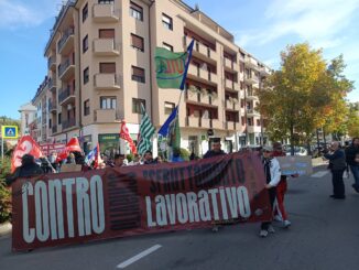 IN DIRETTA Alba scende in piazza contro il caporalato: più di 1000 persone hanno partecipato al corteo [foto e video] 2