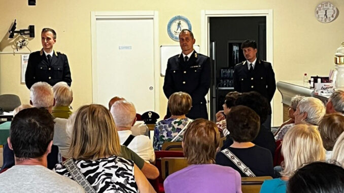 Cuneo, la Polizia incontra i cittadini: attenzione alle truffe telefoniche