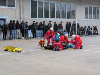 A Bra la Protezione civile si è esercitata con l'evacuazione di una scuola in caso di terremoto 8